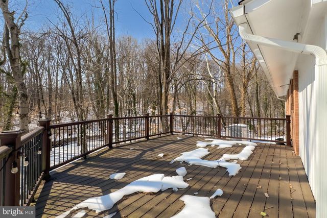 5236 AMPTHILL DR, Alexandria, VA 22312