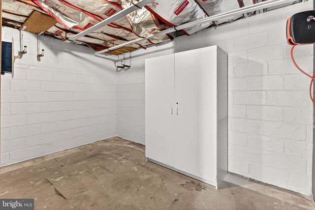 5236 AMPTHILL DR, Alexandria, VA 22312