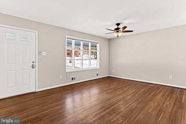 5236 AMPTHILL DR, Alexandria, VA 22312