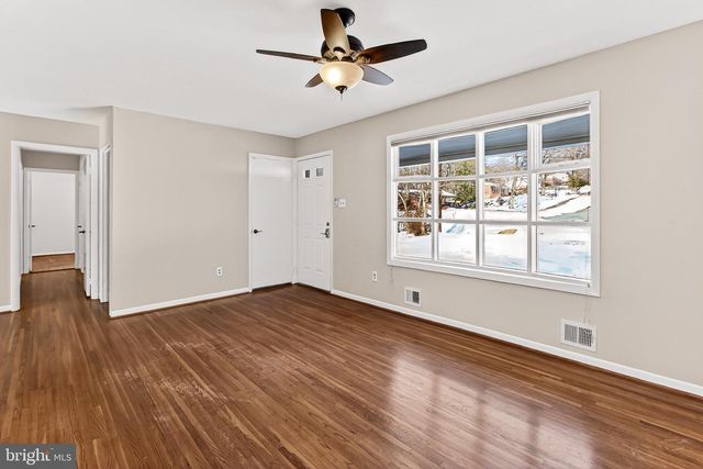 5236 AMPTHILL DR, Alexandria, VA 22312