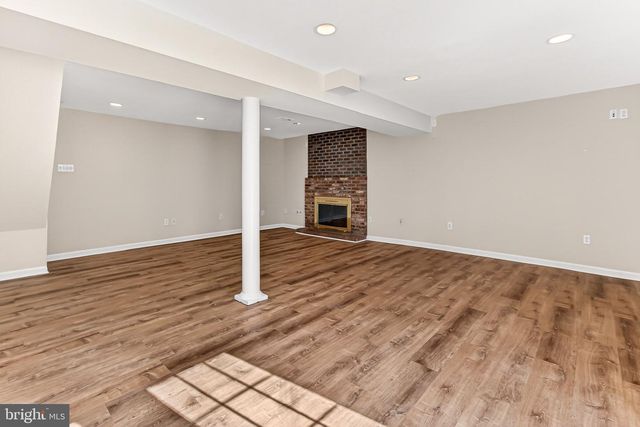 5236 AMPTHILL DR, Alexandria, VA 22312