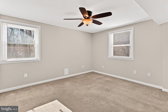 5236 AMPTHILL DR, Alexandria, VA 22312