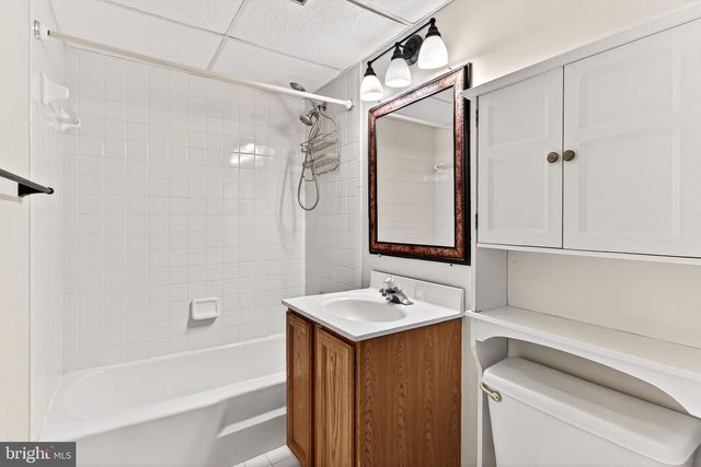 5236 AMPTHILL DR, Alexandria, VA 22312