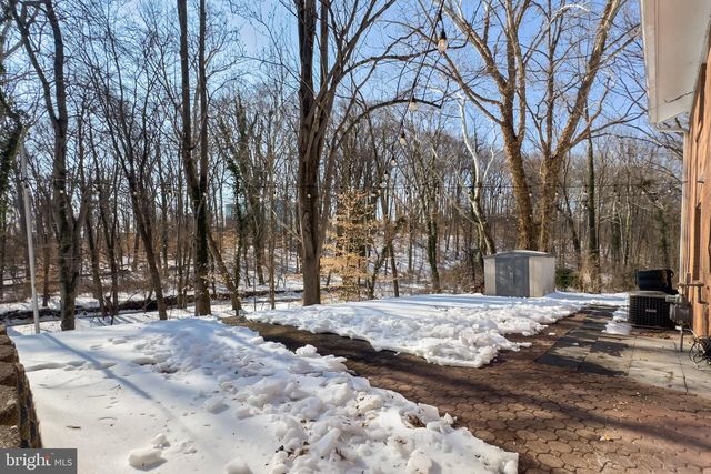 5236 AMPTHILL DR, Alexandria, VA 22312