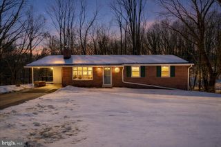 5236 AMPTHILL DR, Alexandria, VA 22312