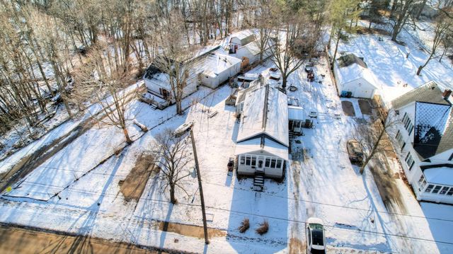 1389 W Laketon Avenue, Muskegon City, MI 49441