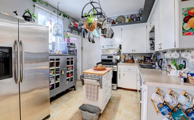 1389 W Laketon Avenue, Muskegon City, MI 49441