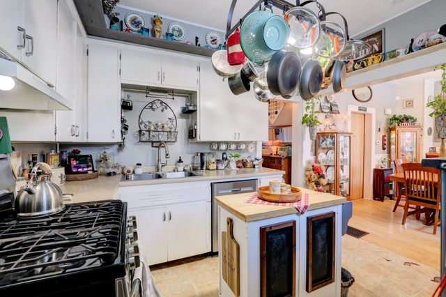 1389 W Laketon Avenue, Muskegon City, MI 49441