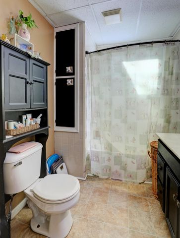 1389 W Laketon Avenue, Muskegon City, MI 49441