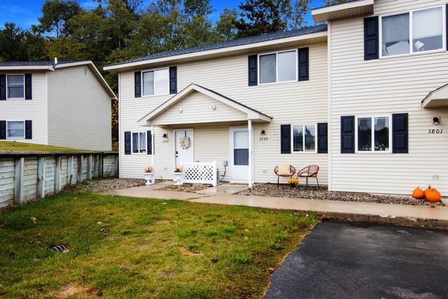 3799 Vale Drive, East Bay Twp, MI 49686