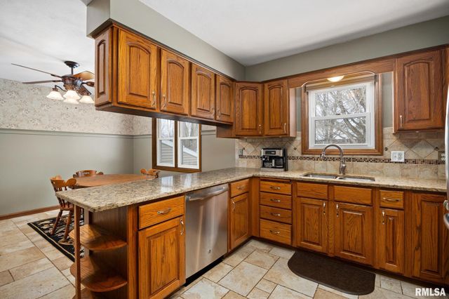 334 PINECREST Drive, Germantown Hills, IL 61548