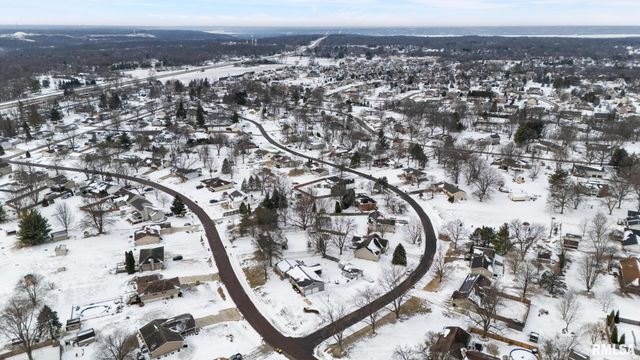 334 PINECREST Drive, Germantown Hills, IL 61548