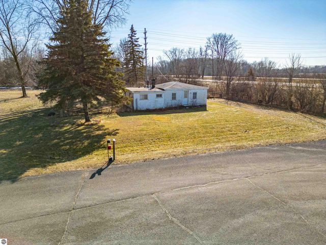 5510 E Remus Road, Mt Pleasant, MI 48858