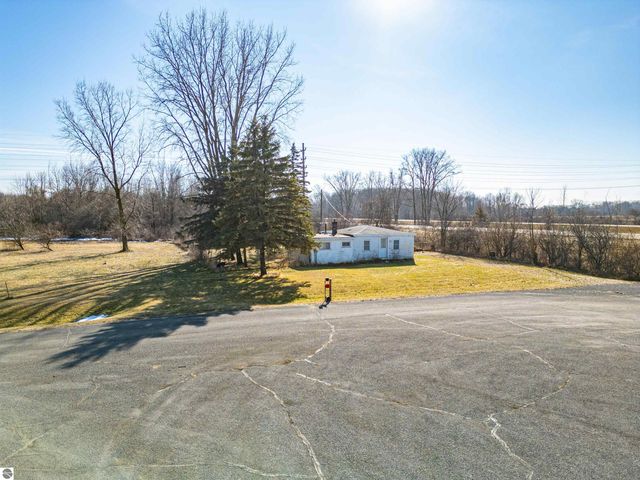 5510 E Remus Road, Mt Pleasant, MI 48858