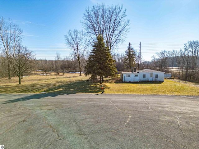 5510 E Remus Road, Mt Pleasant, MI 48858