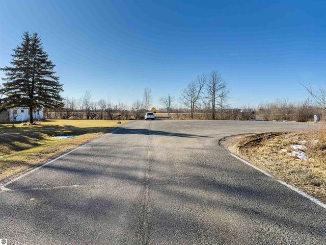 5510 E Remus Road, Mt Pleasant, MI 48858