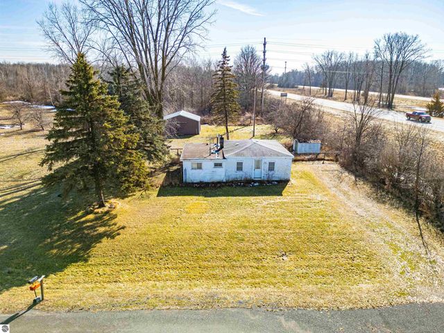 5510 E Remus Road, Mt Pleasant, MI 48858