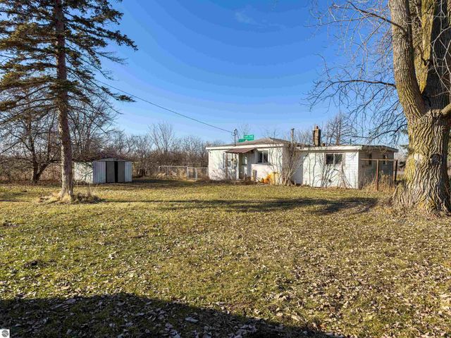 5510 E Remus Road, Mt Pleasant, MI 48858