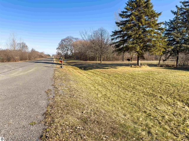 5510 E Remus Road, Mt Pleasant, MI 48858