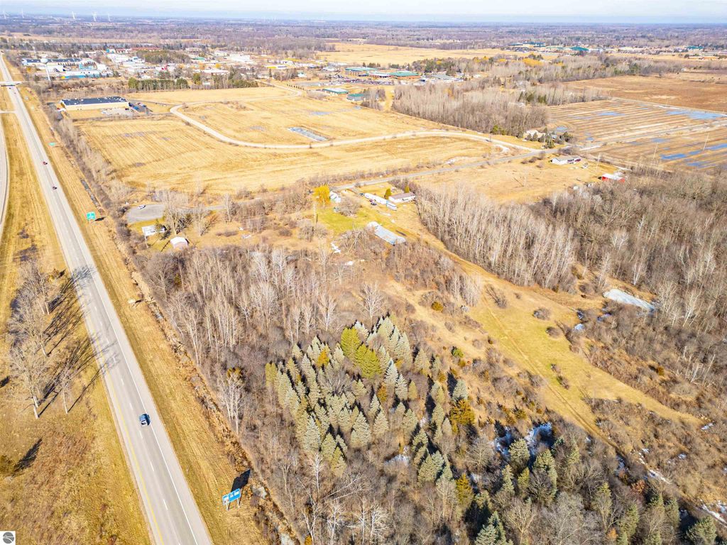 Image 17 of property listing at 5510 E Remus Road, Mt Pleasant, MI 48858