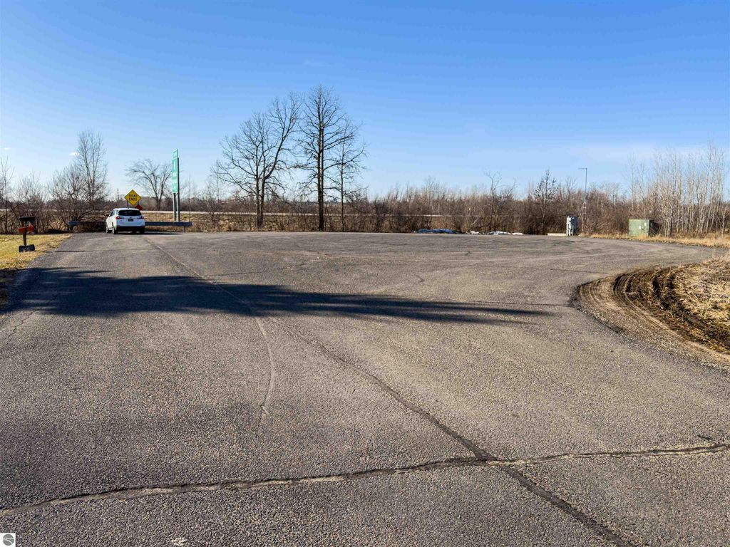 Image 30 of property listing at 5510 E Remus Road, Mt Pleasant, MI 48858