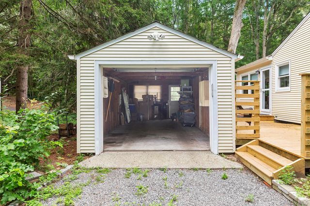 115 W Cove Road, Cutchogue, NY 11935