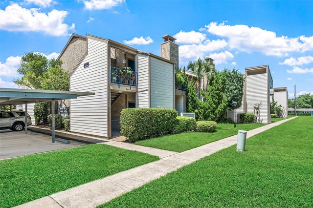 7033 N Holiday Drive, Galveston, TX 77550