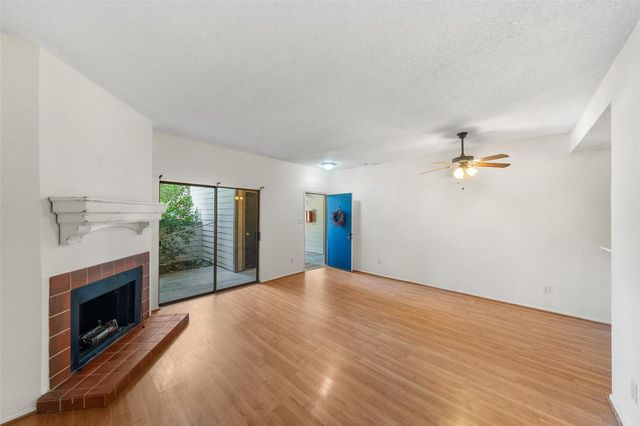 7033 N Holiday Drive, Galveston, TX 77550