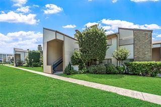 7033 N Holiday Drive, Galveston, TX 77550