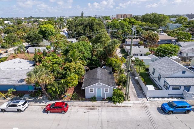 612 3rd Avenue S, Lake Worth Beach, FL 33460