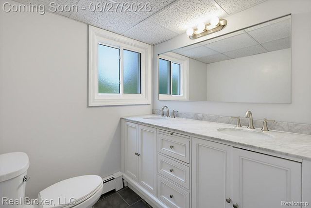 8320 Hillpoint Drive, Hamburg Township, MI 48116