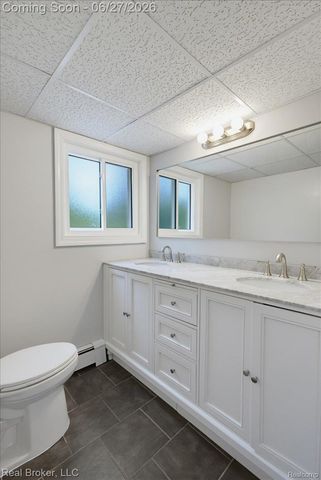 8320 Hillpoint Drive, Hamburg Township, MI 48116