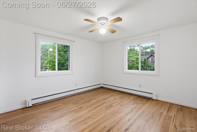 8320 Hillpoint Drive, Hamburg Township, MI 48116