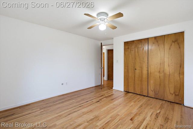 8320 Hillpoint Drive, Hamburg Township, MI 48116