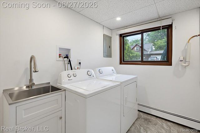 8320 Hillpoint Drive, Hamburg Township, MI 48116