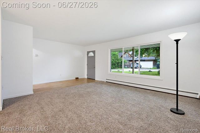 8320 Hillpoint Drive, Hamburg Township, MI 48116