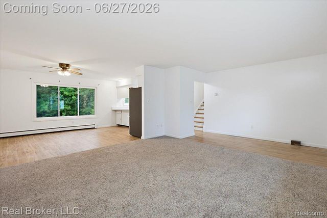 8320 Hillpoint Drive, Hamburg Township, MI 48116