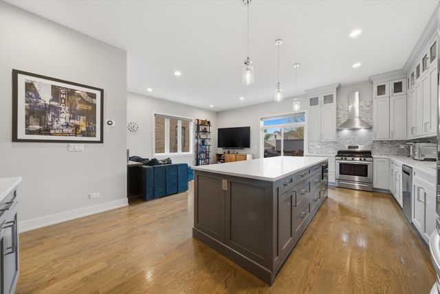 1310 Kenilworth Avenue, Berwyn, IL 60402