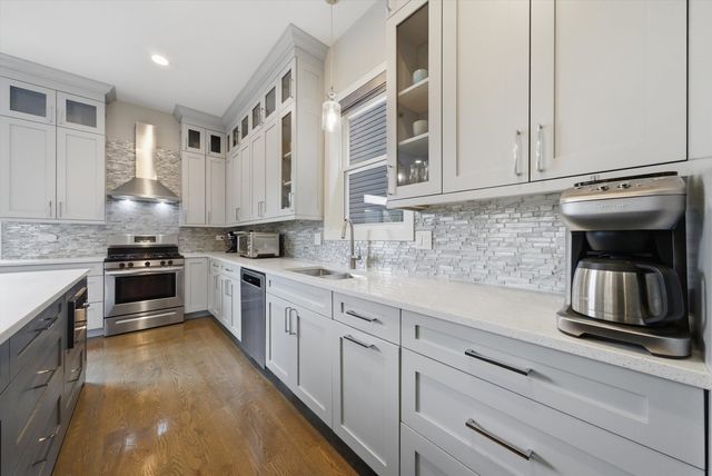1310 Kenilworth Avenue, Berwyn, IL 60402