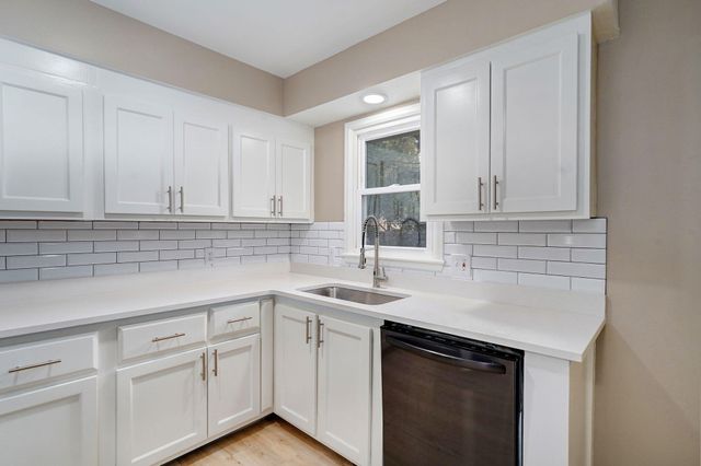 2329 S Clay Avenue, Springfield, MO 65807