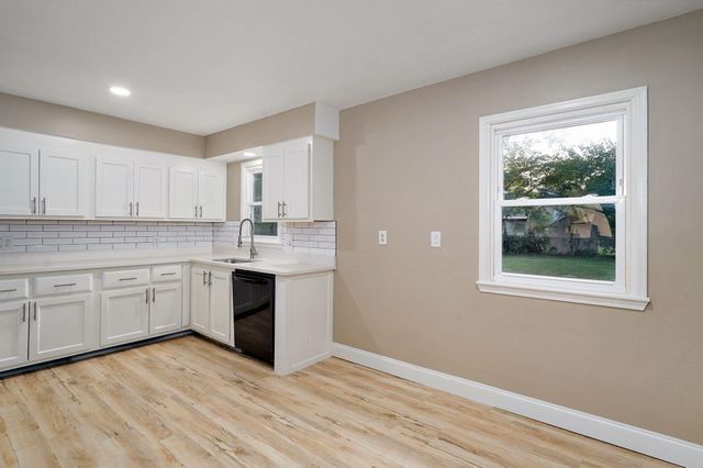 2329 S Clay Avenue, Springfield, MO 65807