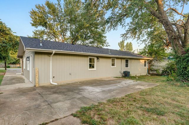 2329 S Clay Avenue, Springfield, MO 65807