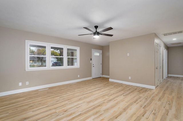 2329 S Clay Avenue, Springfield, MO 65807