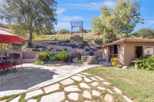 17 Roadrunner Court, Trabuco Canyon, CA 92679