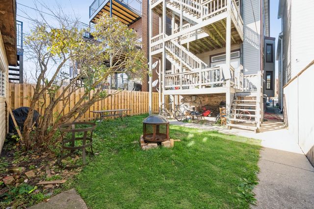 1753 W Cornelia Avenue, Chicago, IL 60657