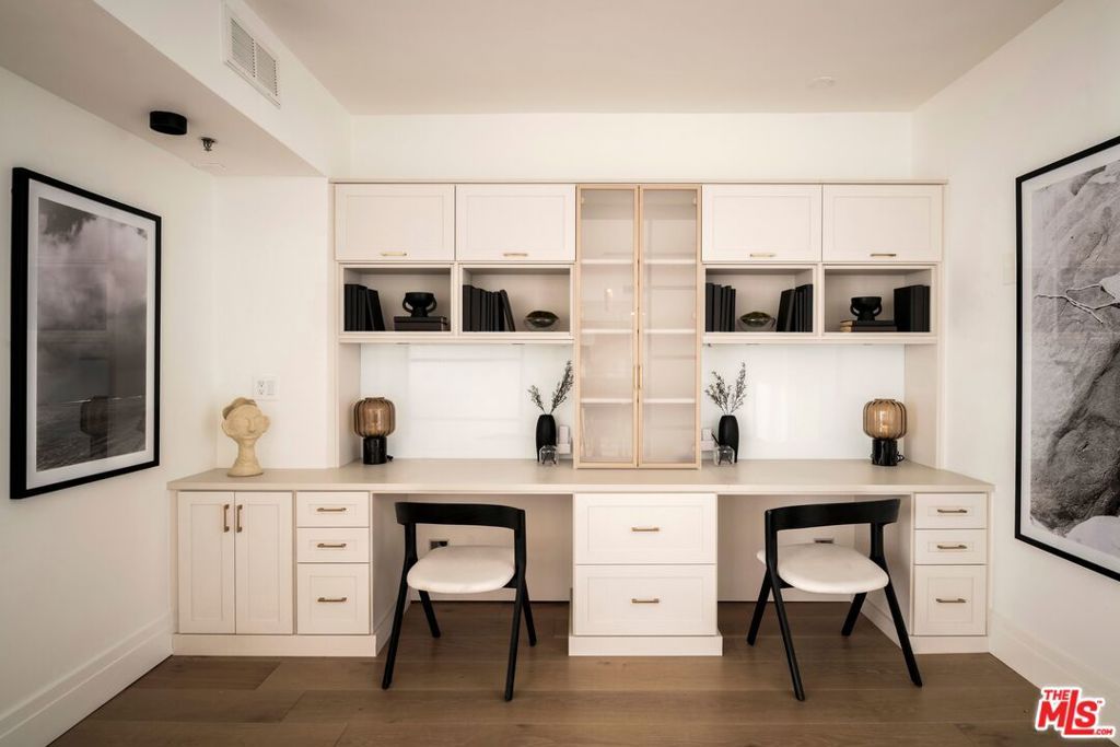 Image 12 of property listing at 10660 Wilshire Boulevard 1208, Los Angeles, CA 90024