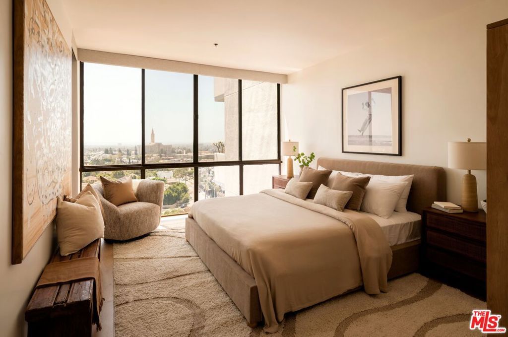 Image 13 of property listing at 10660 Wilshire Boulevard 1208, Los Angeles, CA 90024