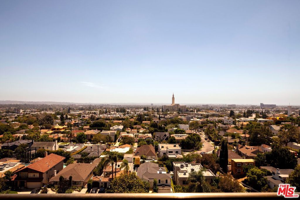 Image 18 of property listing at 10660 Wilshire Boulevard 1208, Los Angeles, CA 90024