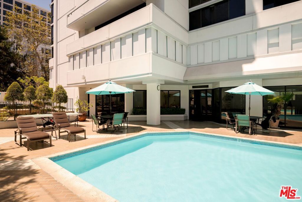 Image 19 of property listing at 10660 Wilshire Boulevard 1208, Los Angeles, CA 90024