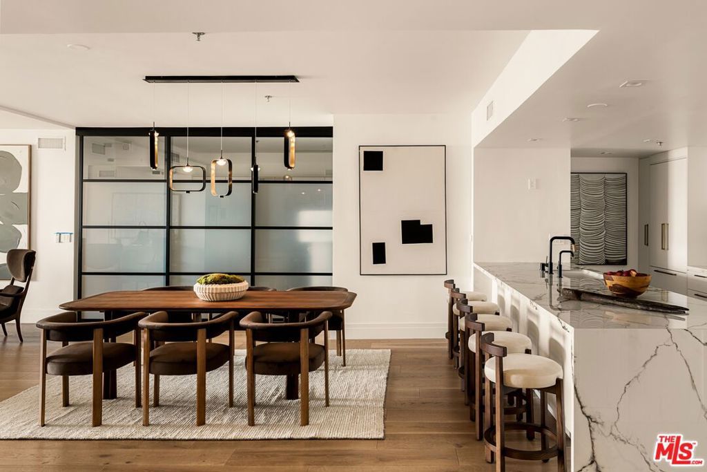 Image 2 of property listing at 10660 Wilshire Boulevard 1208, Los Angeles, CA 90024